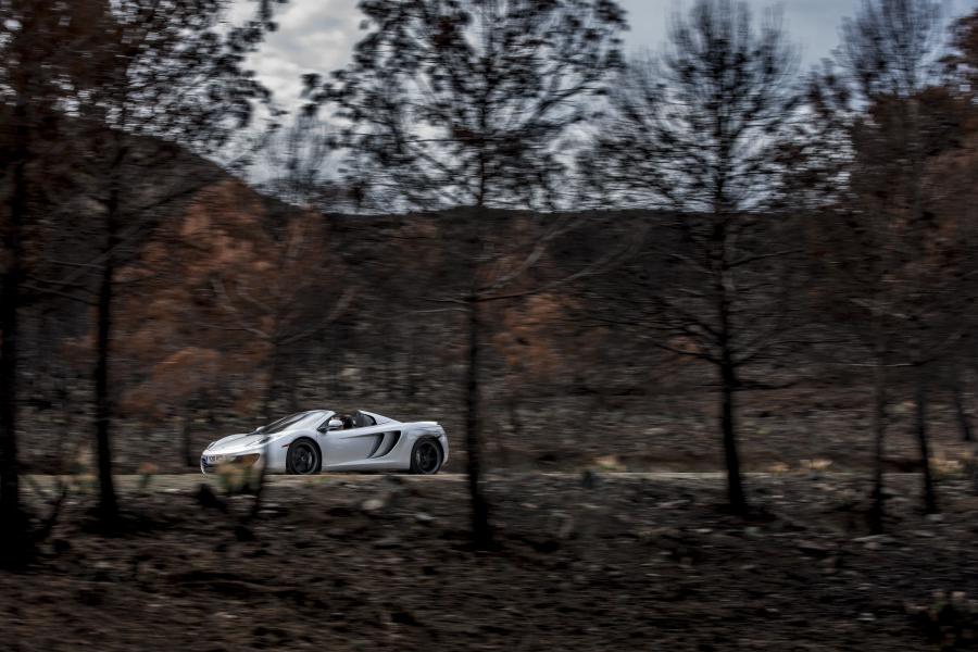  McLaren MP4-12C Spyder 2012 года  (фото 21 из 270)